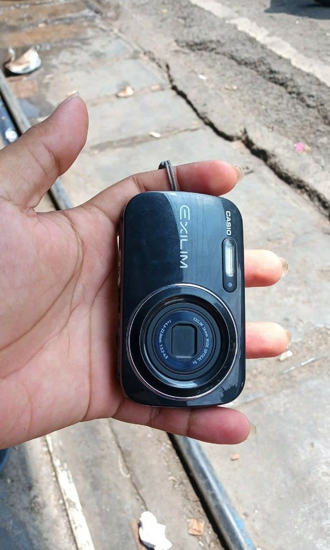 Casio Exilim EX-N1 digicam! (Category: Cameras) located in Minglanilla. Submitted by keith_digicams (Listing ID 1464629228, Image 3). Description: FOR SALE: Casio Exilim EX-N1 Black 📸 💰 Price: ₱5,000 Specifications: * 16.1 Megapixels * 5x Optical Zoom * 2.7-inch LCD Screen * 26mm Wide-Angle Lens Condition: No issues, fully functional. Can do meet ups anywhere sa cebu or pwede din jnt or lbc!.