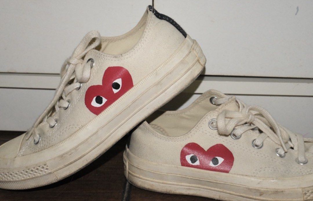 CDG Converse Chuck Taylor Low White (Category: Sneakers) located in Manila. Submitted by butterfinds (Listing ID 1464728550, Image 1). Description: -Authentic Comme des Garçons PLAY X Converse Chuck Taylor All Stars - Size: 36.5 EU / 6 USWomen’s/ 23CM - Ideal for casual and stylish everyday wear - A must-have for sneaker enthusiasts! - No box - RFS: decluttering - Location: Cavite.