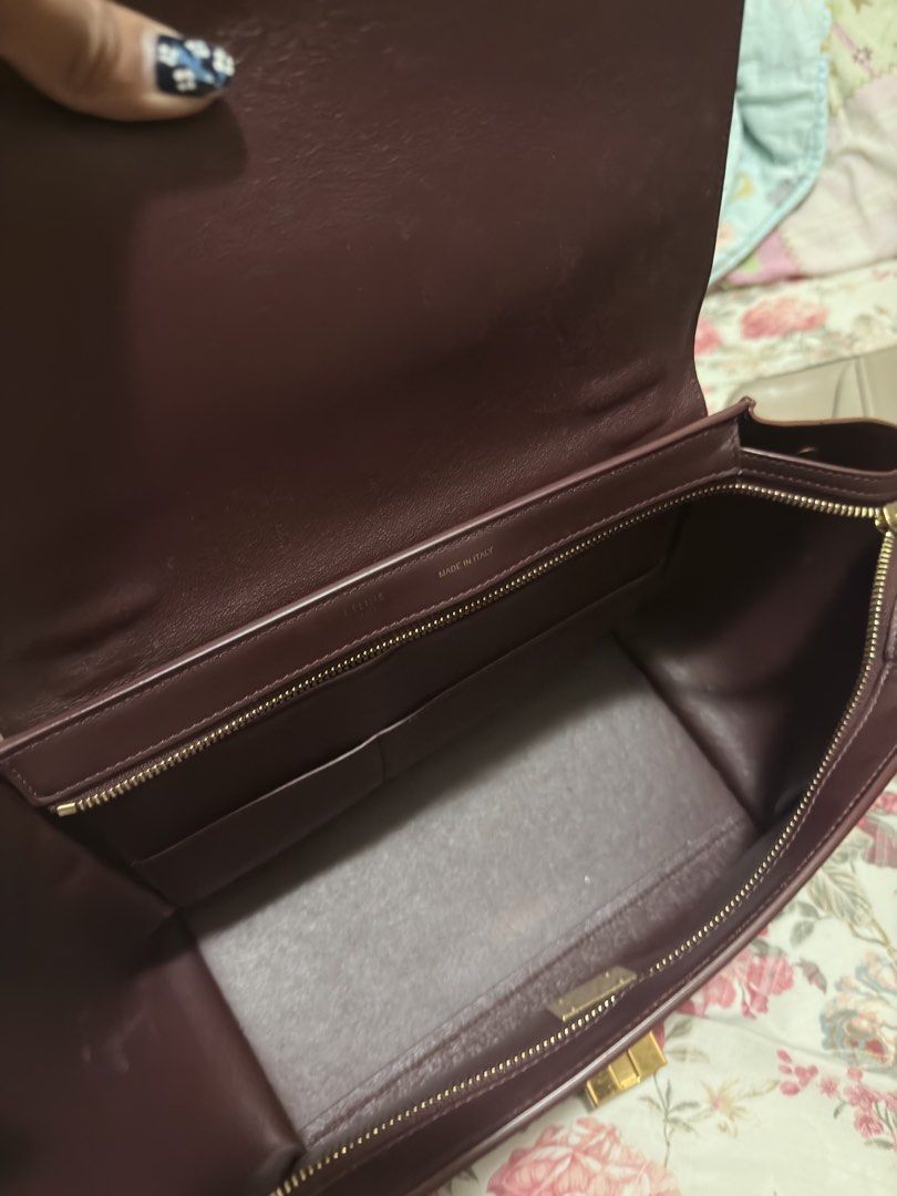 Celine （分類：手袋及銀包）位於 Hong Kong。 由 zealdragon-8d34f1 提交（商品編號 1464737950，圖片 3）。簡介： Authentic 。