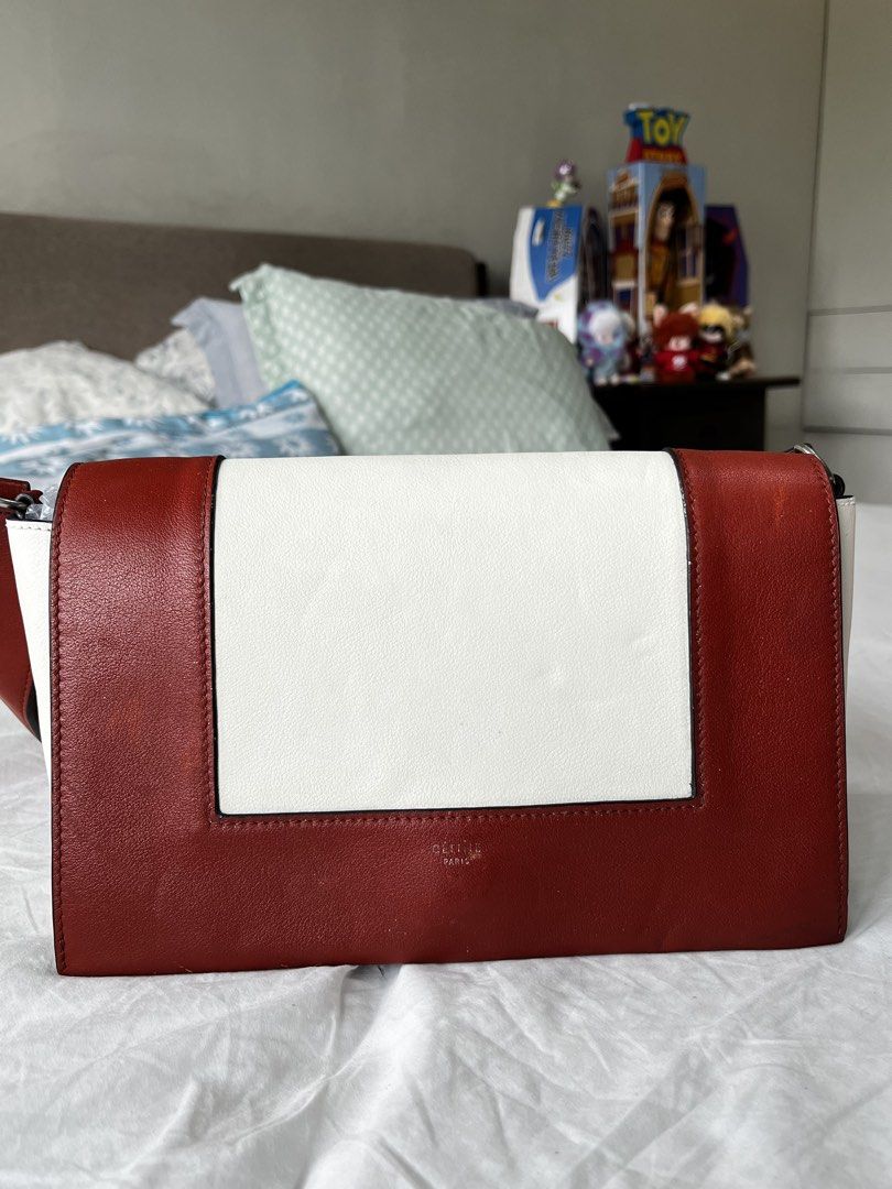 Celine Medium Frame Shoulder Bag (Category: Luxury Bags & Wallets) located in Antipolo. Submitted by itsme_ghelsonn (Listing ID 1464596956, Image 2). Description: Lampo zip.