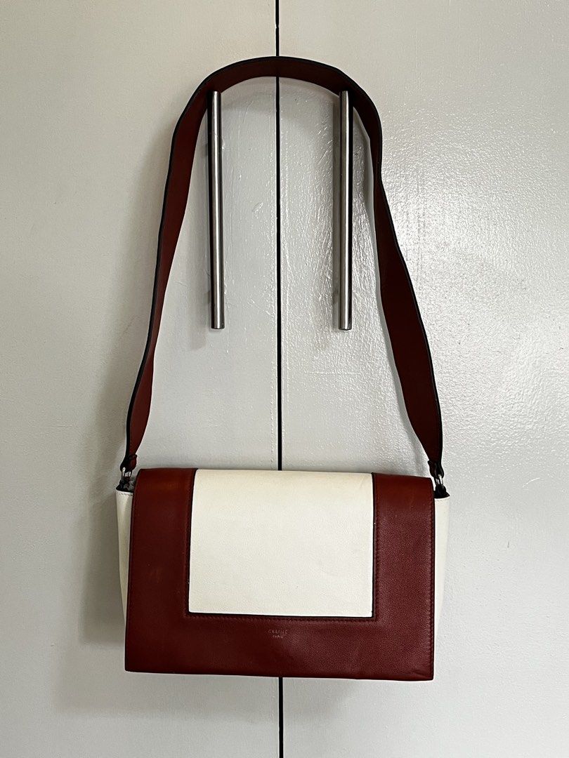 Celine Medium Frame Shoulder Bag (Category: Luxury Bags & Wallets) located in Antipolo. Submitted by itsme_ghelsonn (Listing ID 1464596956, Image 1). Description: Lampo zip.
