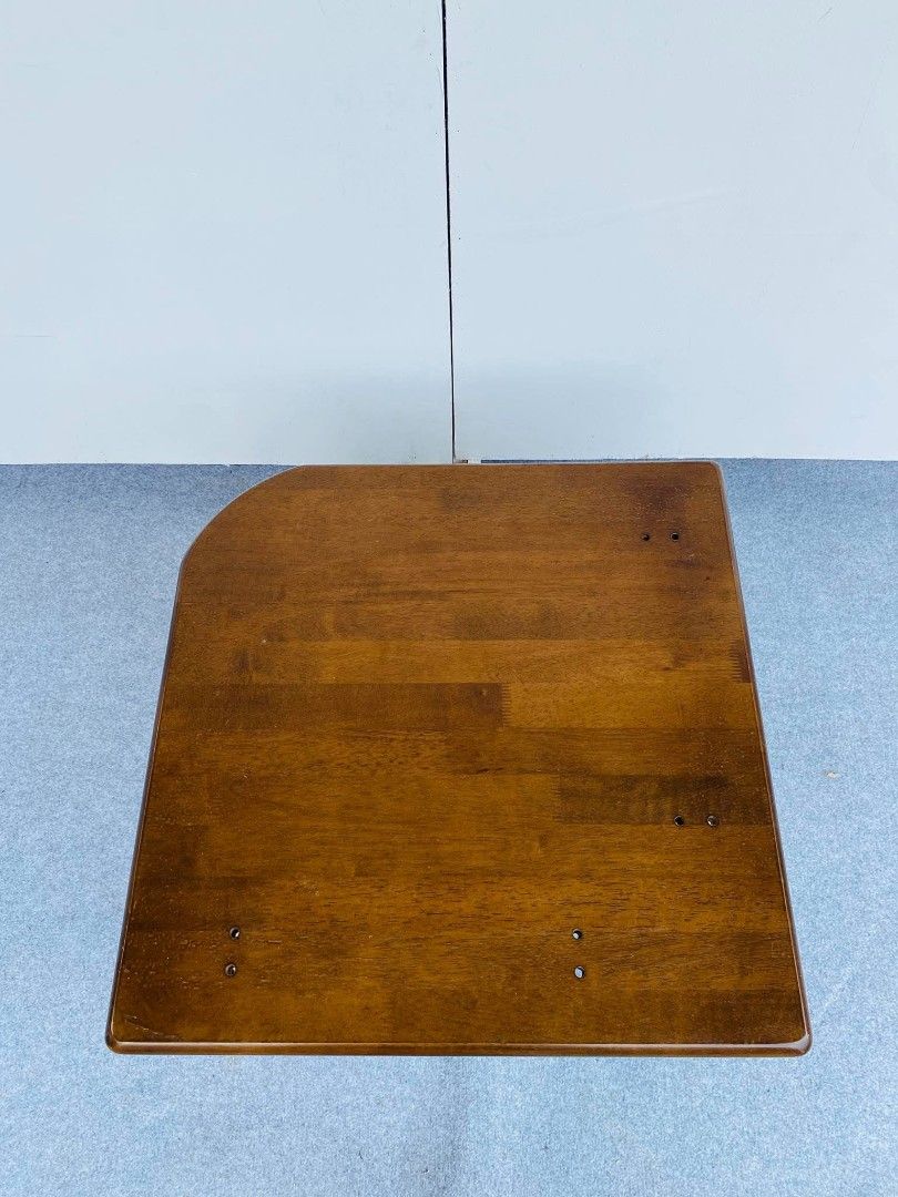 Center Table (Category: Tables & Sets) located in Meycauayan. Submitted by marygracecasimiro (Listing ID 1464676045, Image 3). Description: "JAPAN SURPLUS" CORNER CENTER TABLE SIZE: 24L" x 24W" x 17H" inches (AS-IS ITEM) IN GOOD CONDITION🩷 Price:3,000.