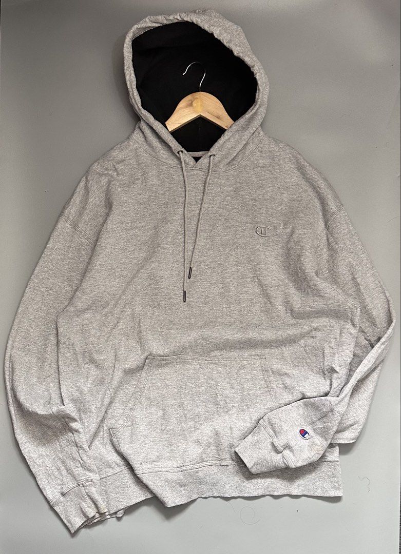 Champion Hoodie (Category: Activewear) located in Manila. Submitted by thriftavenueph (Listing ID 1464604952, Image 1). Description: Fs: Champion Hoodie Size: 25x30, XL to XXL Condition: excellent, need wash only Price: 850.