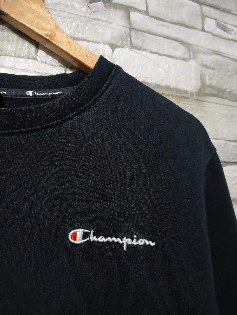 CHAMPION Pullover (Category: Coats, Jackets and Outerwear) located in Manila. Submitted by 322thriftshop (Listing ID 1464673959, Image 3). Description: CHAMPION • L'28 x W'21 • SIZE: LARGE •COLOR RATE: 9.5/10 •CONDITION: EXCELLENT •NO ISSUE!.