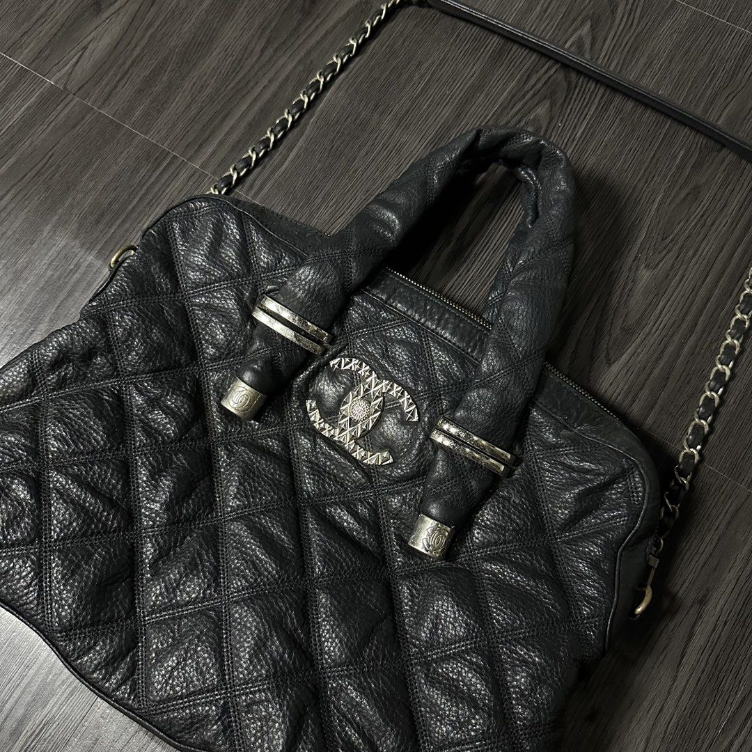 CHANEL BAG (Category: Shoulder Bags) located in San Jose del Monte. Submitted by xanthrift2.0 (Listing ID 1464665779, Image 2). Description: CHANEL BAG color rate: 9.8/10 dimes: 16W x 12L ₱1,299.