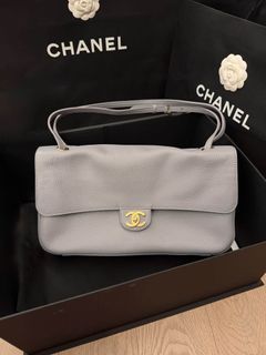 (Category: ) located in . Submitted by thewomanbehindthebrand (Listing ID 1464691407, Image 1). Description: .