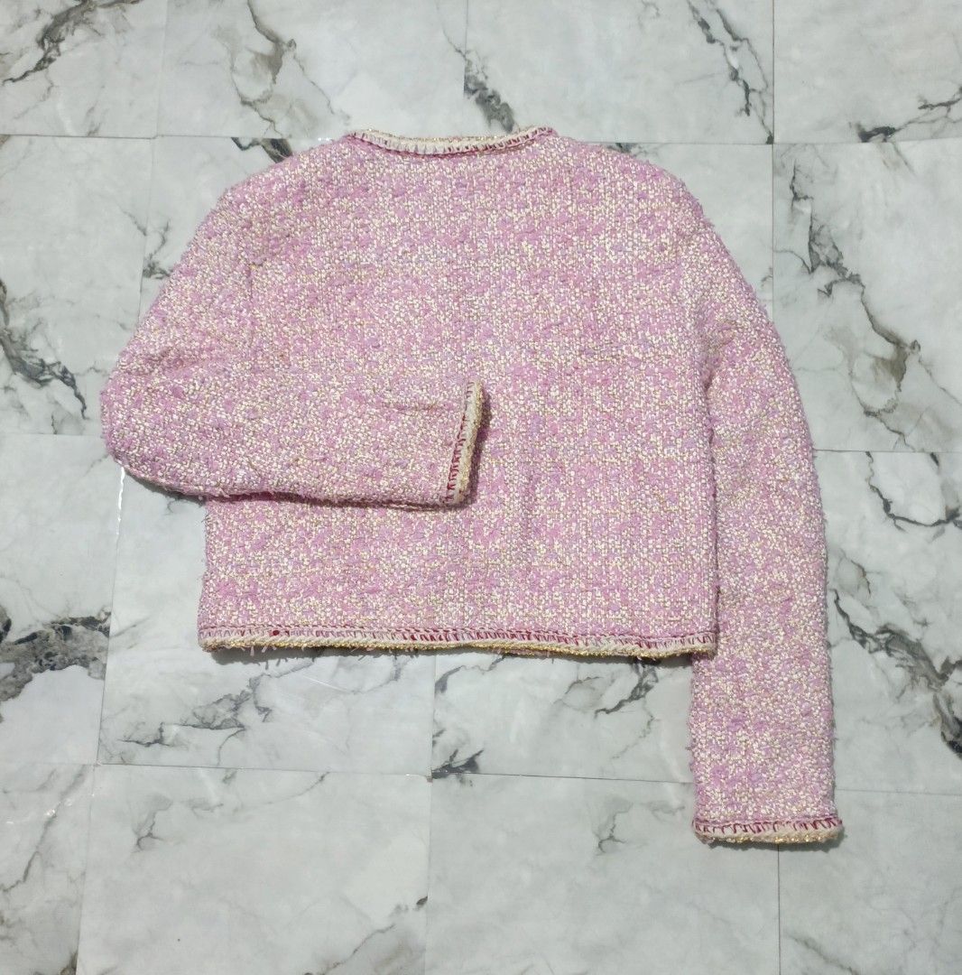 Chanel Tweed Blazer Top (Category: Luxury Apparel) located in Bacolod City. Submitted by luxtrend.ph (Listing ID 1464767675, Image 3). Description: CHANEL TWEED BLAZER TOP •Photos may vary due to lighting✨ •For Women •Size: 38 on tag Small to Medium can fit •Condition: Excellent •Issues: None •Color Rate: 9.8/10 •Complete tags •All buttons comes with "Coco 5 Paris" •₱rice: 4,500🏷 DM to purchase🛒🛒🛒 Disclaimer: We have no affiliation with any t