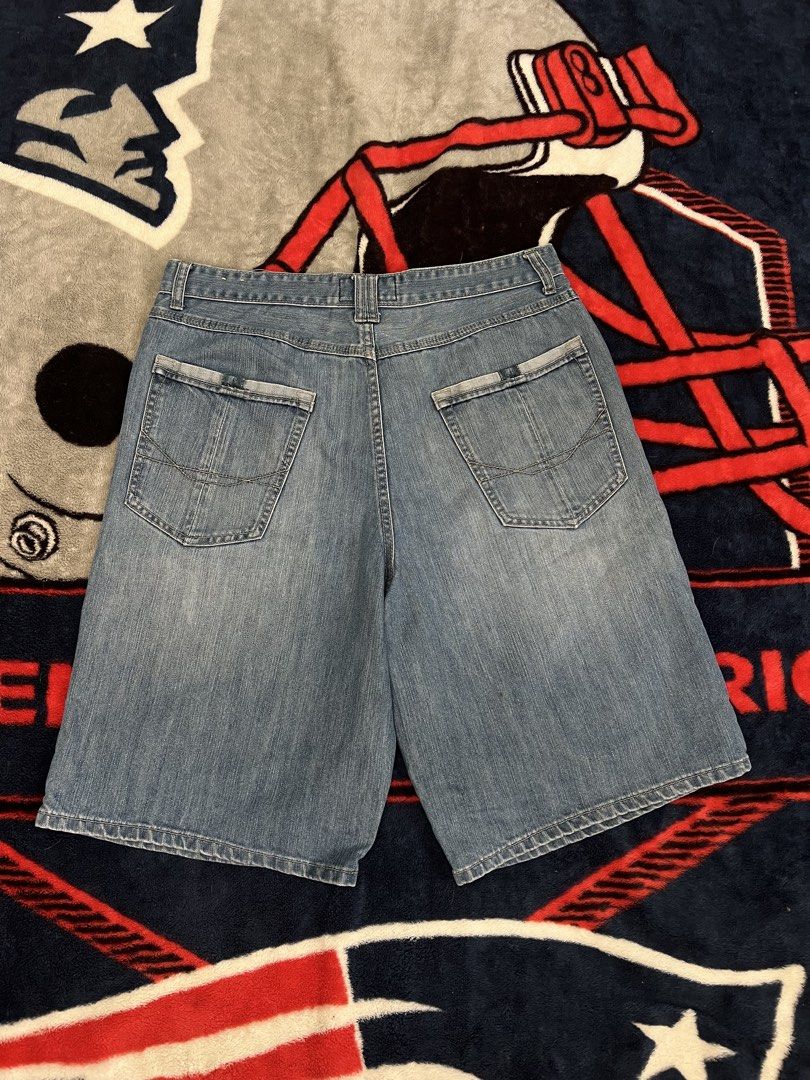 Chaps Classic Denim Shorts W34 (Category: Shorts) located in Tanza. Submitted by 1954_street (Listing ID 1464580567, Image 3). Description: CHAMPS LONG JORTS 34 waist 25 length 13 leg op excellent condition - Chaps Classic Denim Shorts - Size: W34 - Color: Light wash blue denim - Features: Standard five-pocket design, button and zip fly - Style: Great for casual wear, comfortable fit - Ideal for: Summer season.