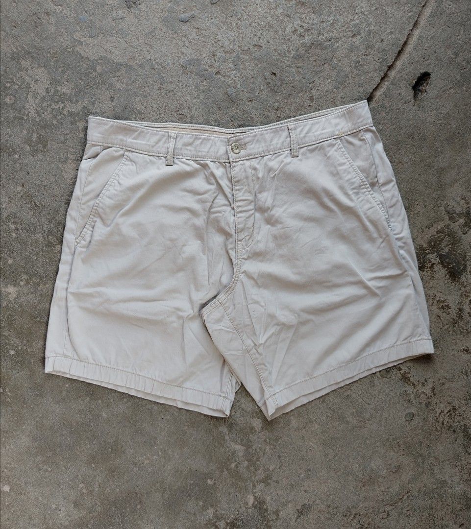 Chaps Stretch Twill Chino Shorts (Category: Shorts) located in Muntinlupa City. Submitted by lokalthriftco. (Listing ID 1464591397, Image 1). Description: Size 38 Need wash Good condition.
