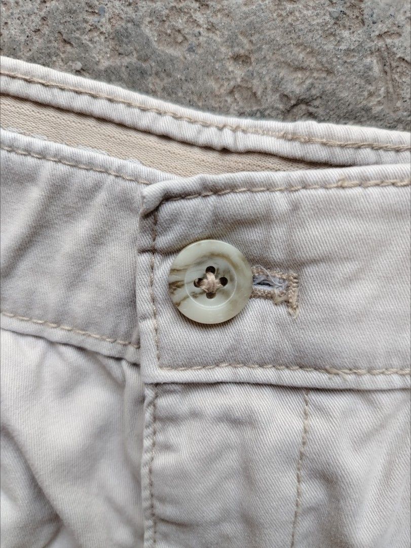 Chaps Stretch Twill Chino Shorts (Category: Shorts) located in Muntinlupa City. Submitted by lokalthriftco. (Listing ID 1464591397, Image 3). Description: Size 38 Need wash Good condition.