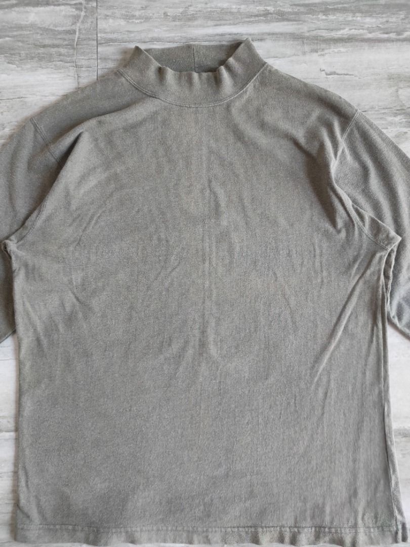 Cherokee Gray Sweater - Large (Category: Coats, Jackets and Outerwear) located in Dasmarinas. Submitted by acesteve (Listing ID 1464628542, Image 3). Description: Size in inches: 23 width 30 length No issues or alterations Loc: Dasma Cavite MOP: Gcash.