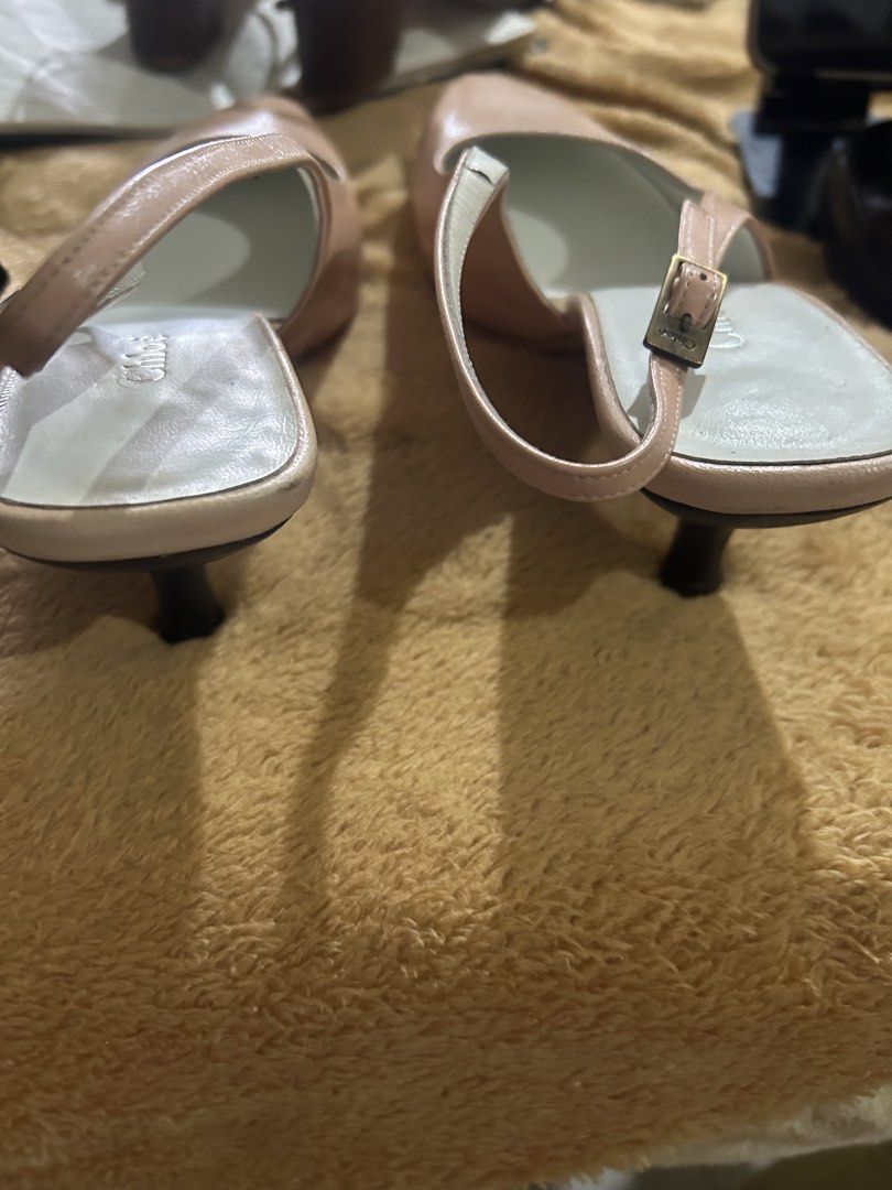 Chloe sling back shoes size35.5 (Category: Heels) located in Cavite. Submitted by cecitrifthshop (Listing ID 1464595054, Image 2). Description: They are characterized by their closed, almond-shaped or pointed toe block front and an open back with an adjustable ankle or heel strap. This particular pair features a soft peach or nude tone leather upper, making them a popular choice for classic office wear or dressy.