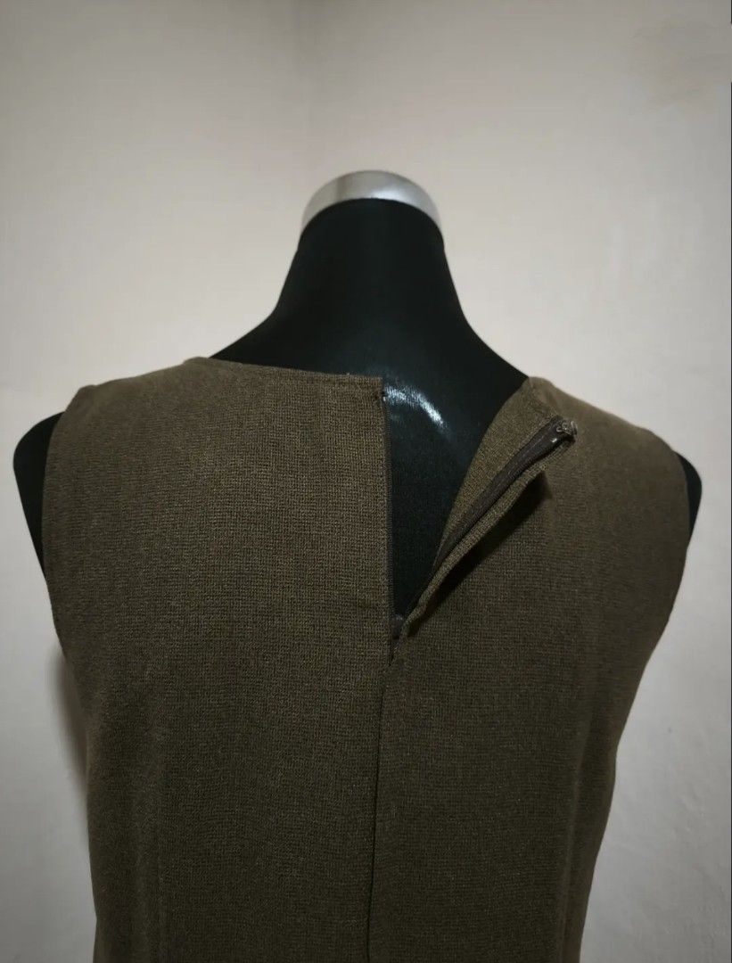 Choco brown dress (Category: Dresses) located in Manila. Submitted by wearforce (Listing ID 1464584151, Image 3). Description: Choco brown dress can fit M-L good condition no issues color rate 9/10 150 + sf.