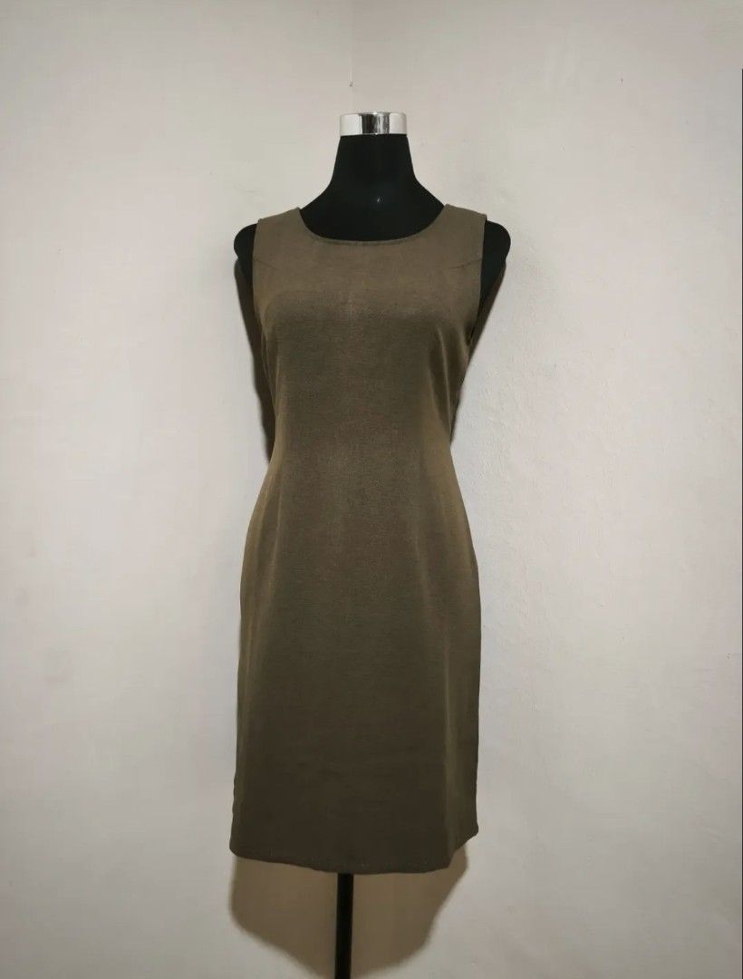 Choco brown dress (Category: Dresses) located in Manila. Submitted by wearforce (Listing ID 1464584151, Image 2). Description: Choco brown dress can fit M-L good condition no issues color rate 9/10 150 + sf.