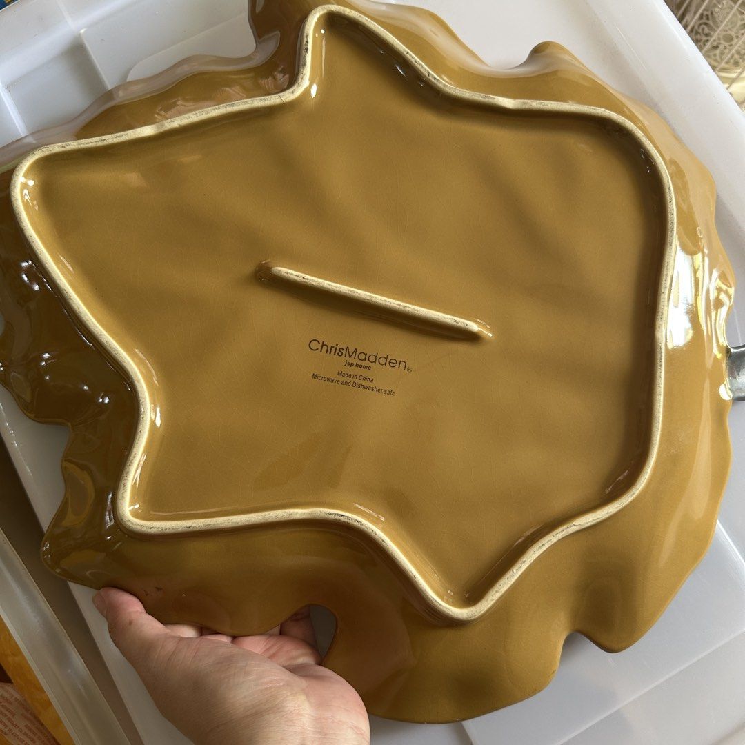 Chris Madden Leaf Shaped Serving Dish 17 inches (Category: Dinnerware & Cutlery) located in Kawit. Submitted by wevibevintage (Listing ID 1464602158, Image 2). Description: 17 inches Center table display or dish.