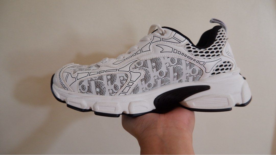 Christian Dior Vibe White Oblique (Category: Sneakers) located in Manila. Submitted by threeaveph (Listing ID 1464638652, Image 3). Description: Color: White - Features iconic Dior Oblique motif - Lace-up closure - Super stylish and comfortable - Perfect for everyday wear or elevating any outfit Inclusions: - box - extra lace - 1 dust pouch.