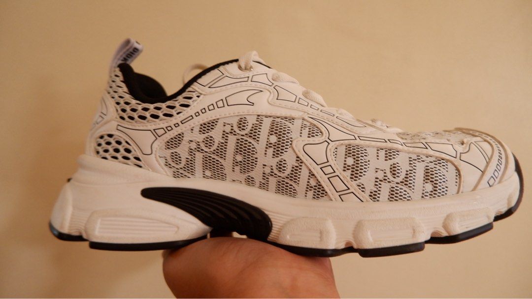 Christian Dior Vibe White Oblique (Category: Sneakers) located in Manila. Submitted by threeaveph (Listing ID 1464638652, Image 2). Description: Color: White - Features iconic Dior Oblique motif - Lace-up closure - Super stylish and comfortable - Perfect for everyday wear or elevating any outfit Inclusions: - box - extra lace - 1 dust pouch.