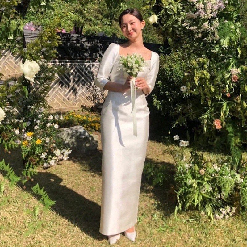 Civil Wedding Dress (Category: Evening dresses & gowns) located in Mariveles. Submitted by itskaths98 (Listing ID 1464626041, Image 1). Description: Brand new! For L to XL Xxl size but maliit sizing nila. Bought it for 1500+ Rfs. Not fit on me, and change of plans. .
