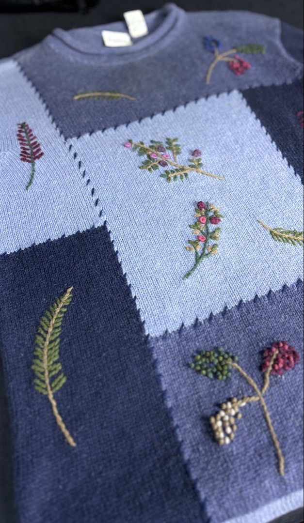 Classic Elements Patchwork Embroidered Sweater Size S (Category: Coats, Jackets and Outerwear) located in Bacoor. Submitted by calvinmanzano13 (Listing ID 1464571232, Image 2). Description: - L = 24” | W = 19.5” - Unique blue patchwork sweater - Features embroidered floral and leaf details - Made from a comfortable cotton and ramie blend - Long sleeves and crew neck design - Ideal for a casual and cozy look Notes: ☑️ Hand washed ☑️ Polished ☑️ St