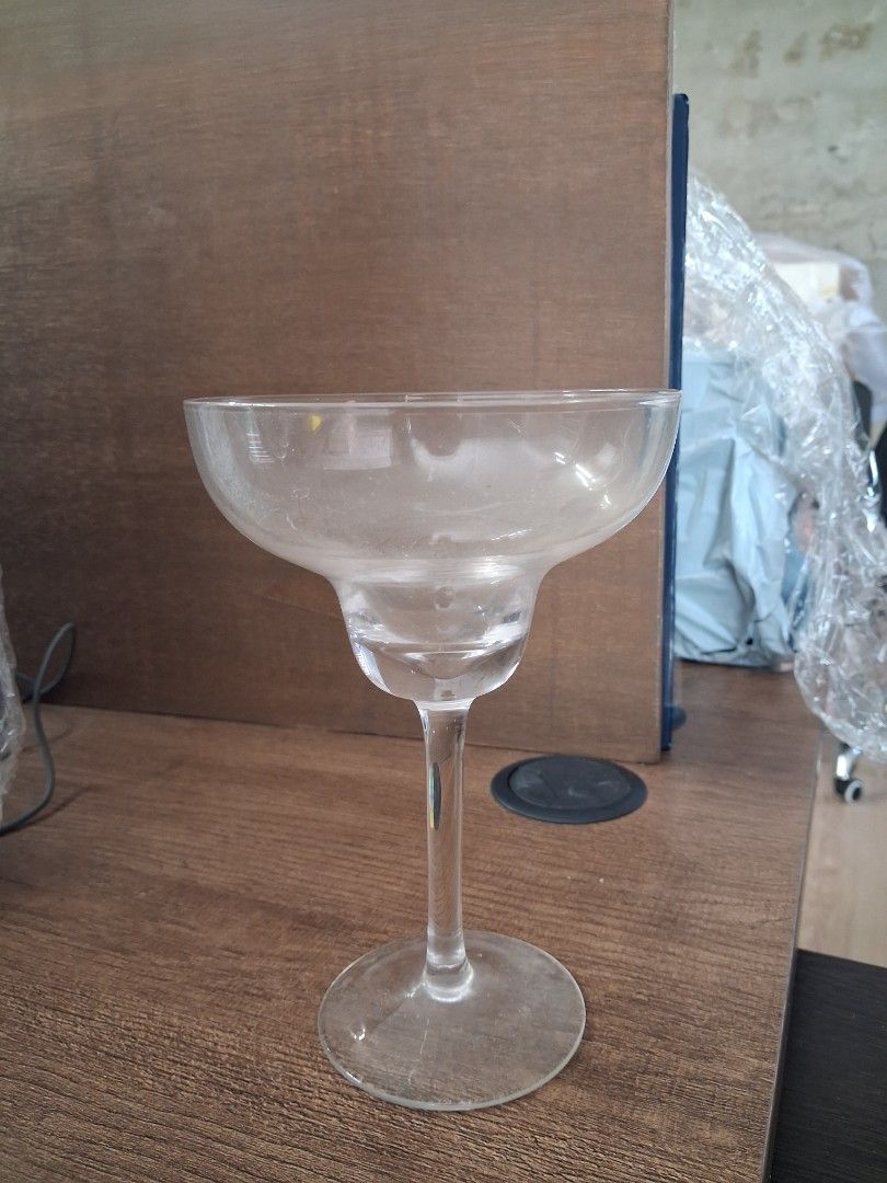 Clear Margarita Glass (Category: Dinnerware & Cutlery) located in Taguig. Submitted by ssvcn (Listing ID 1464606920, Image 3). Description: .