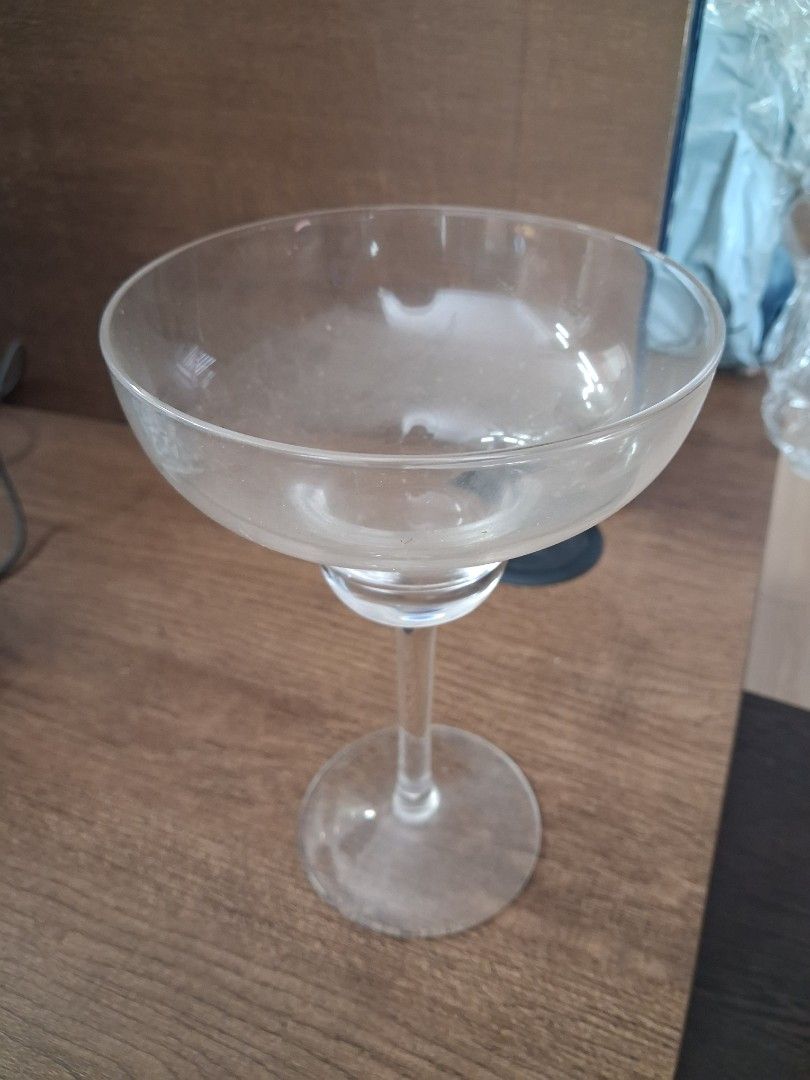 Clear Margarita Glass (Category: Dinnerware & Cutlery) located in Taguig. Submitted by ssvcn (Listing ID 1464606920, Image 1). Description: .