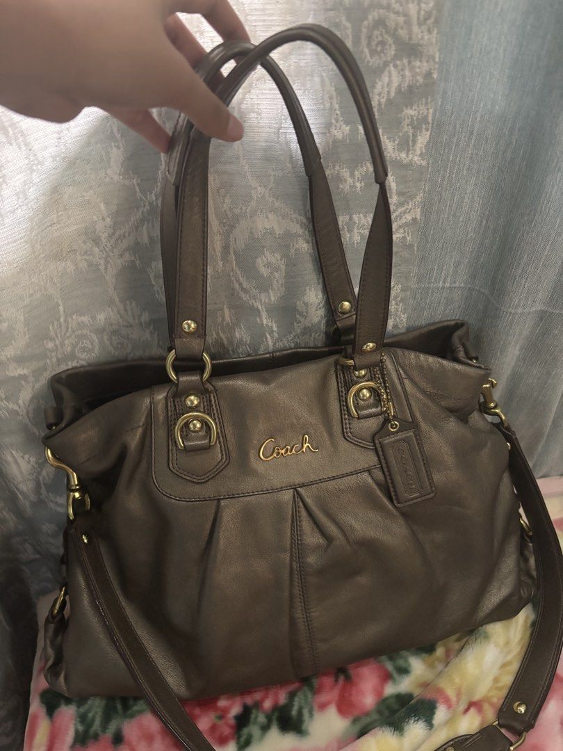 Coach Ashley Bronze Tote Bag (Category: Luxury Bags & Wallets) located in Davao. Submitted by curatedfindx (Listing ID 1464603915, Image 1). Description: in excellent condition 🤎 NO STAINS, sa mirror lang yan.