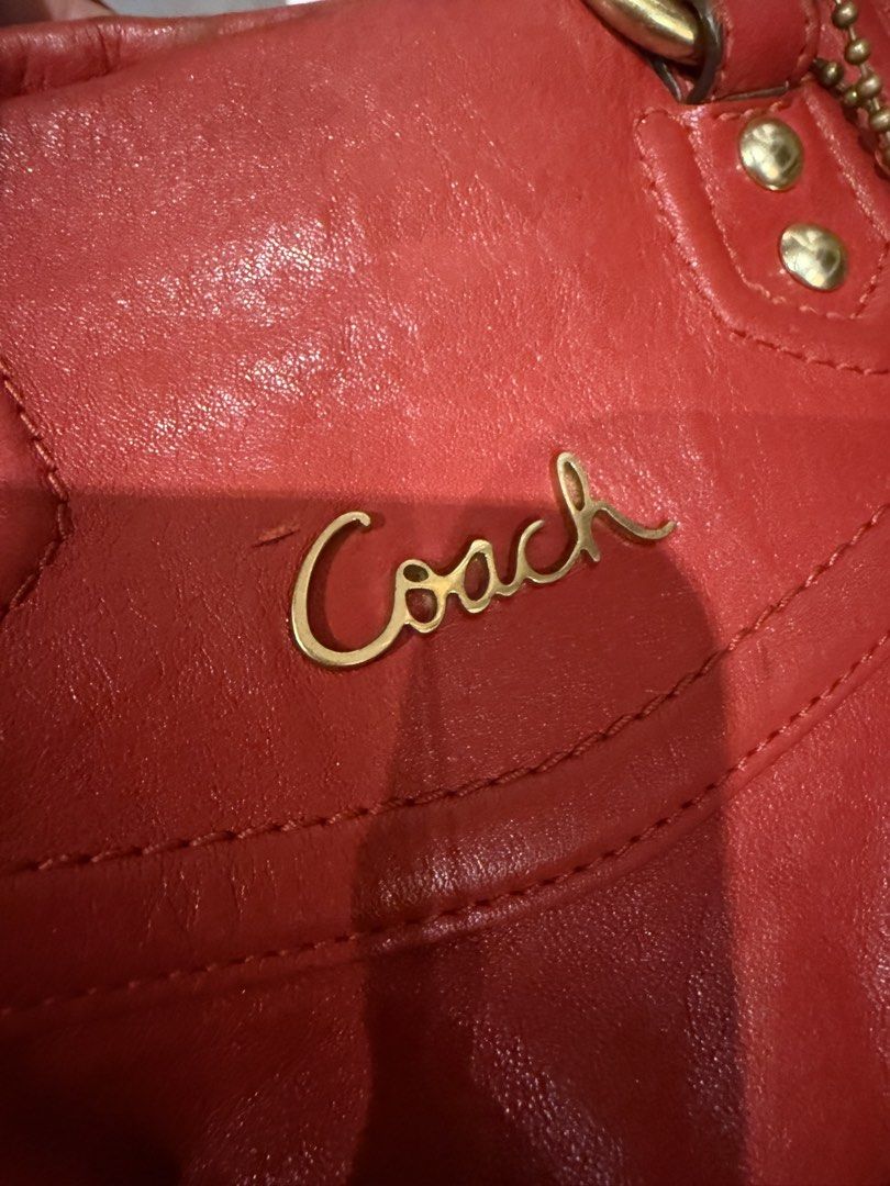 Coach Ashley pure leather (Category: Luxury Bags & Wallets) located in Bacolod City. Submitted by aizaramas (Listing ID 1464719529, Image 3). Description: .
