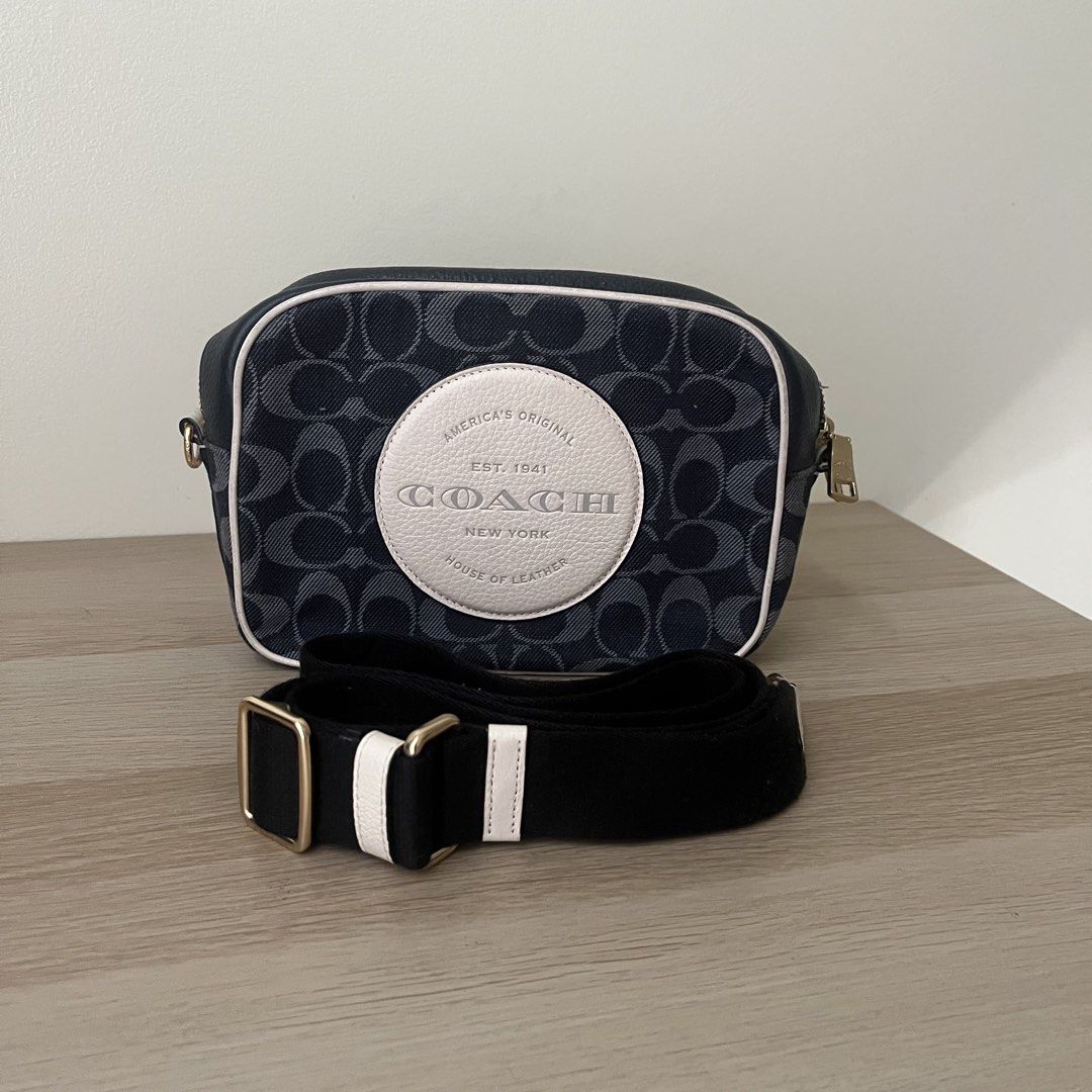 Coach Denim Camera Bag (Category: Luxury Bags & Wallets) located in Caloocan City. Submitted by daenty.mnl (Listing ID 1464626651, Image 1). Description: - authentic, bought from the US.