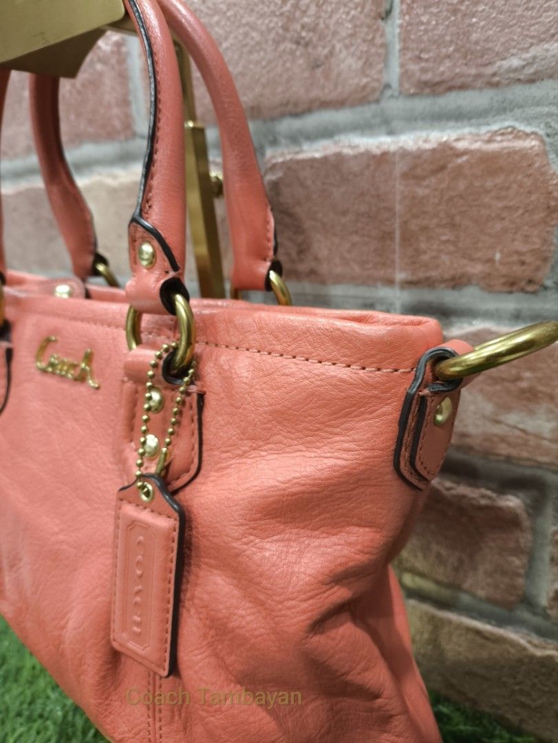Coach mini Tote with sling (Category: Luxury Bags & Wallets) located in Cebu City. Submitted by summerfae (Listing ID 1464600688, Image 3). Description: Like new minimal signs of used close to nothing.