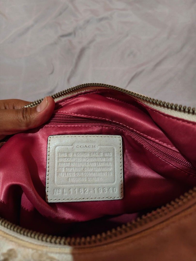 Coach sequin hobo bag (Category: Shoulder Bags) located in Alburquerque. Submitted by dzm.ancn0 (Listing ID 1464707759, Image 3). Description: authentic coach hobo bag w/ sling No rubs, malinis ang loob honest issue: faded color sa canvas at watermark sa strap.