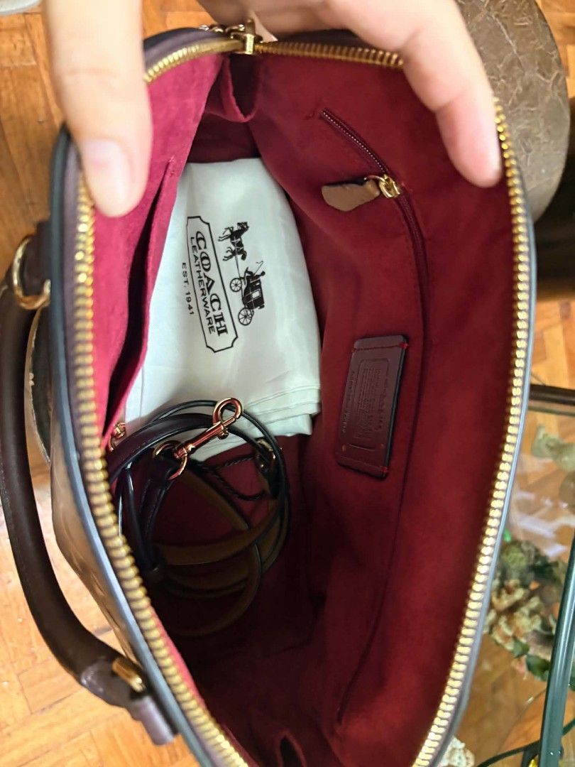 Coach Sierra Tote Shoulder Bag (Category: Shoulder Bags) located in Makati City. Submitted by emem.pre.owned.ph (Listing ID 1464586412, Image 3). Description: -Coach Burgundy Sierra Tote Shoulder Bag -excellent condition -strap included and dustbag -bought US.