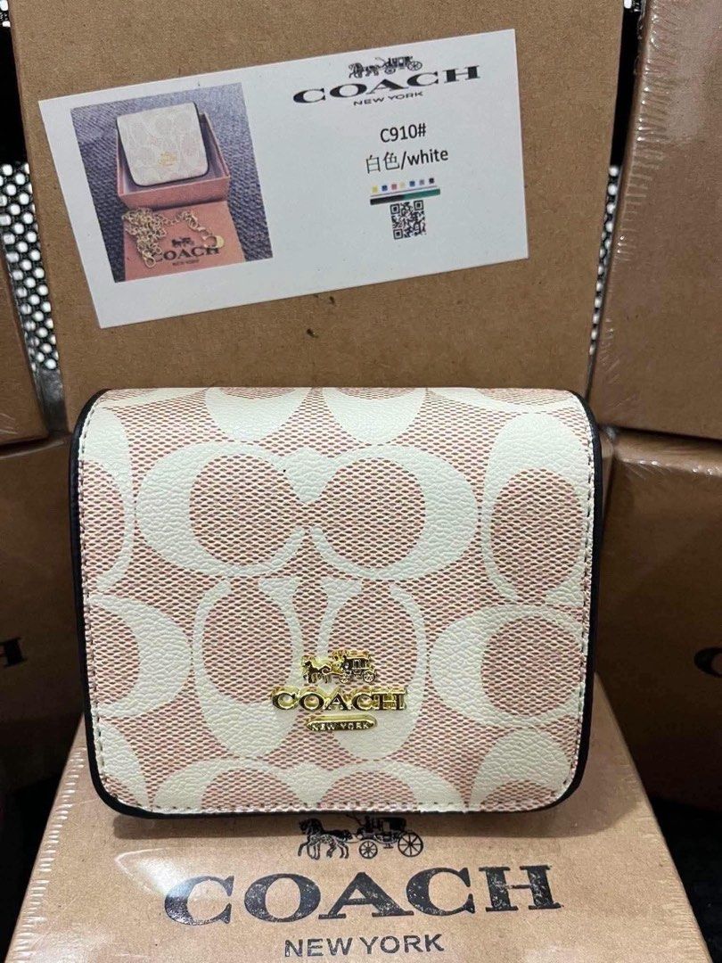 Coach Wallet / Sling (Category: Wallets & Card holders) located in Manila. Submitted by businesspform (Listing ID 1464605359, Image 1). Description: 🎀COACH WALLET WITH CHAIN SING 🎀 🏷️₱1850 only w box/ dustbag/ receipt.