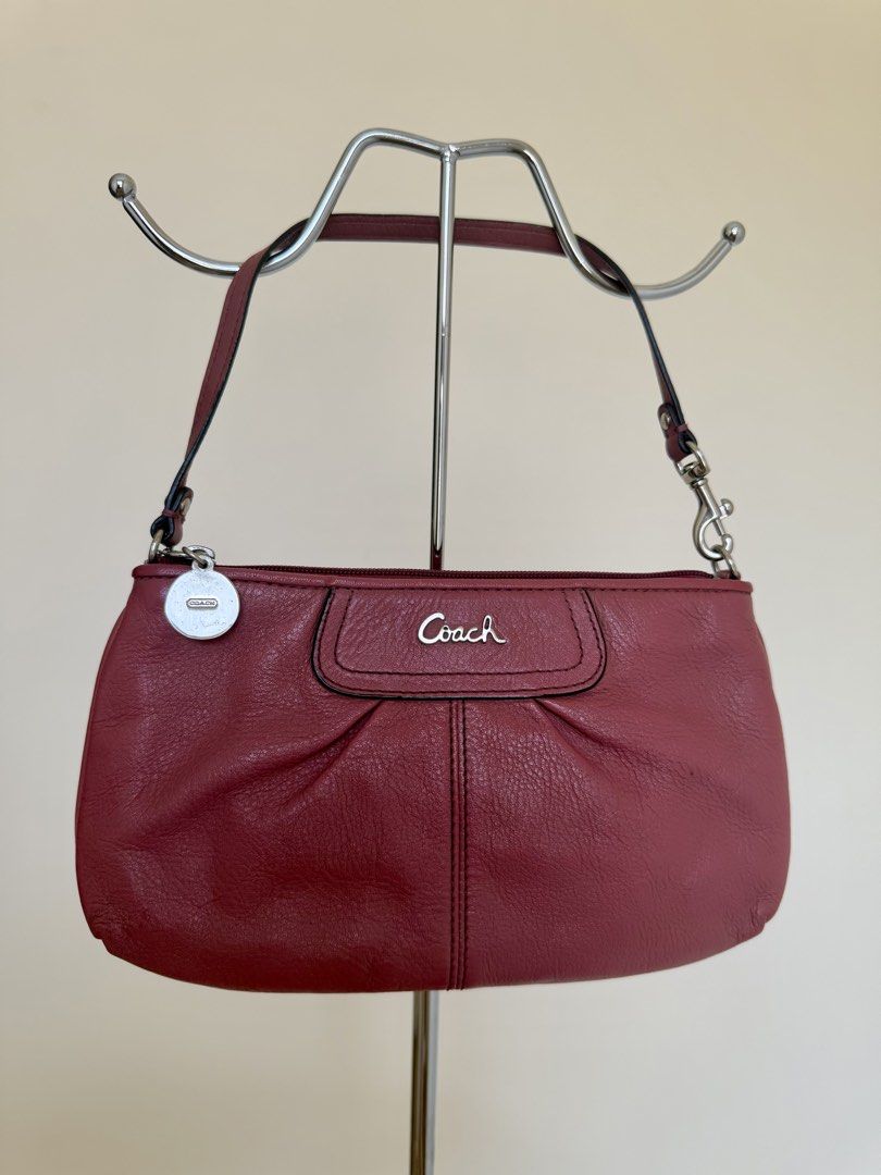 Coach Wristlet (Category: Shoulder Bags) located in Bacolor. Submitted by ieshaaa.1 (Listing ID 1464747314, Image 1). Description: .