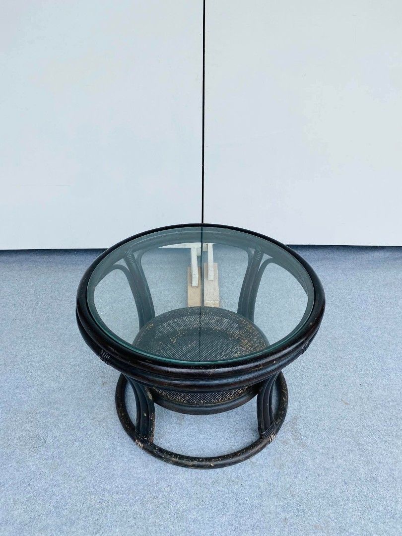 Coffee/center table (Category: Tables & Sets) located in Meycauayan. Submitted by marygracecasimiro (Listing ID 1464674655, Image 2). Description: "JAPAN SURPLUS" ROUND RATTAN COFFEE TABLE / CENTER TABLE SIZE: 24D" x 17H" inches (AS-IS ITEM) IN GOOD CONDITION🩷🧡.