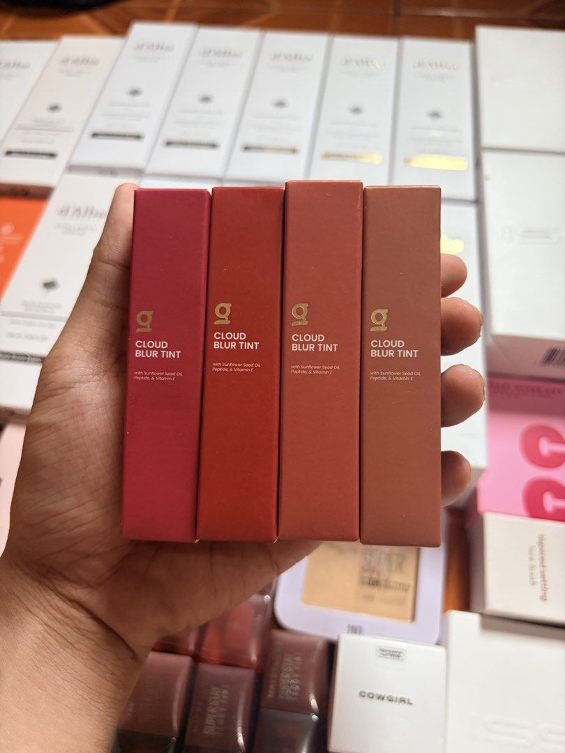 GWRM Cloud Blur Tint (Category: Makeup) located in San Mateo. Submitted by chrstian1 (Listing ID 1464703572, Image 1). Description: .