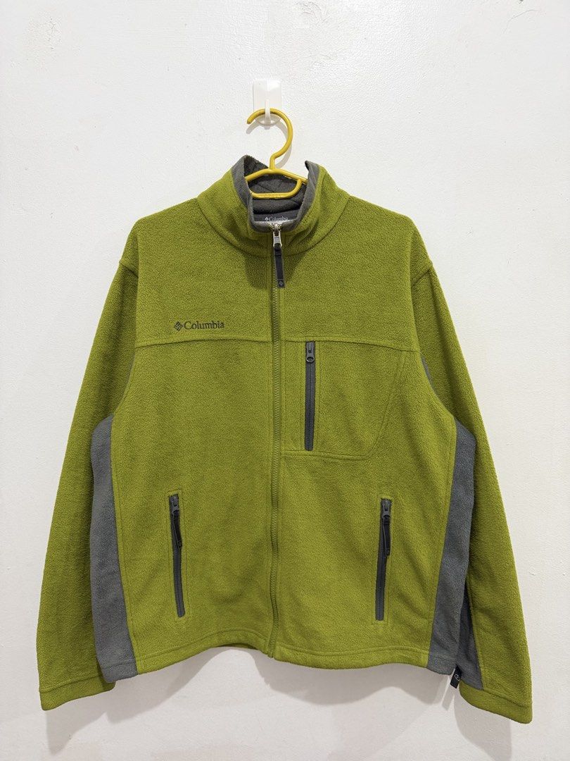 Columbia Fleece Jacket (Category: Coats, Jackets and Outerwear) located in Santo Tomas. Submitted by theoutdoorcat (Listing ID 1464751144, Image 1). Description: Size Medium on tag No issue Excellent condition All zippers are intact..