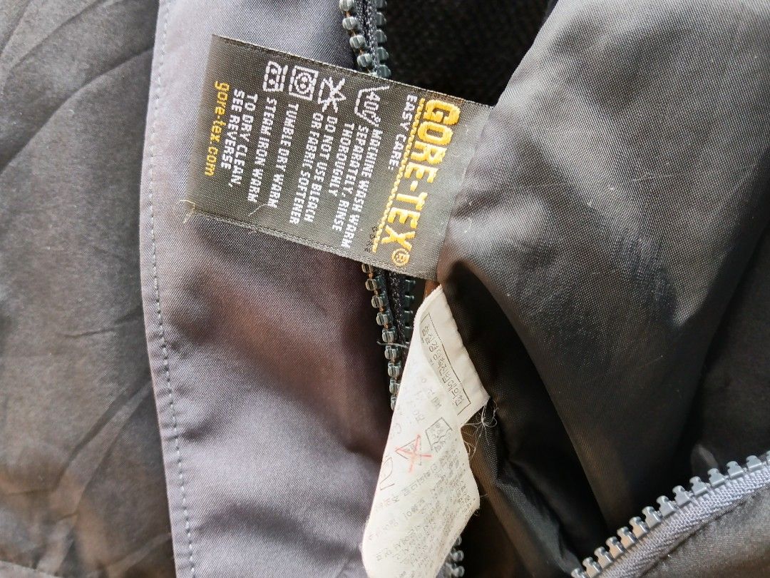 Columbia Titanium Gore-Tex Black Jacket (Category: Coats, Jackets and Outerwear) located in Manila. Submitted by luzfm.09 (Listing ID 1464707803, Image 3). Description: - Authentic Columbia Titanium jacket in sleek black - Premium Gore-Tex waterproof material to keep you dry - Size 90 tag on collar (fits small/medium) - Full zip front with adjustable hood and drawcords - Breathable mesh lining inside for comfort - Classic embroidered branding on 