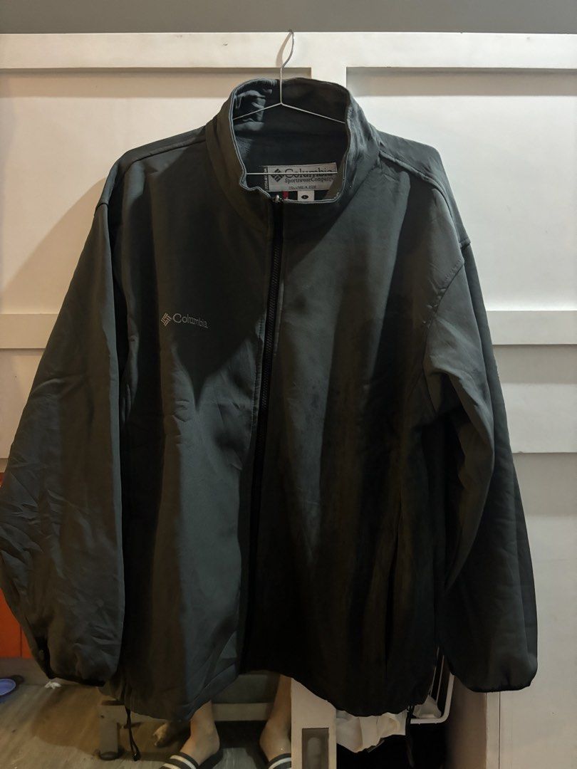 Columbia Titanium Interchange Jacket Size L (Category: Coats, Jackets and Outerwear) located in Pasig City. Submitted by akosidarius (Listing ID 1464603621, Image 1). Description: - Columbia Titanium Series Jacket - Size: Large (L) - Color: Dark Grey - Interchange Compatible - Ideal for Outdoor Activities - Full Zip Front - Multiple Pockets - Designed for Comfort and Durability W23 L27 Ganda.