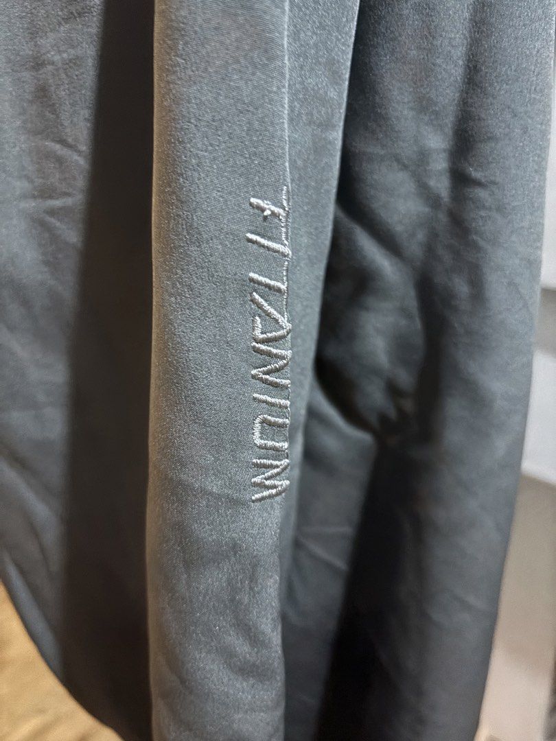 Columbia Titanium Interchange Jacket Size L (Category: Coats, Jackets and Outerwear) located in Pasig City. Submitted by akosidarius (Listing ID 1464603621, Image 3). Description: - Columbia Titanium Series Jacket - Size: Large (L) - Color: Dark Grey - Interchange Compatible - Ideal for Outdoor Activities - Full Zip Front - Multiple Pockets - Designed for Comfort and Durability W23 L27 Ganda.