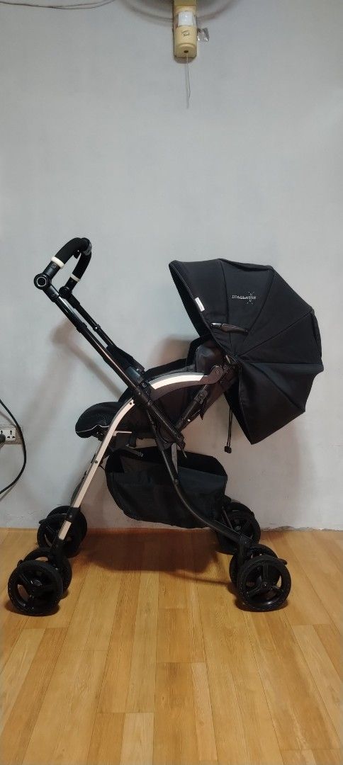 Combi Diaclasse Auto4Cas (Category: Strollers) located in Dasmarinas. Submitted by sheanne0828 (Listing ID 1464711900, Image 3). Description: ‼️📢 New Arrival Alert📢 ‼️ ❤️Combi Diaclasse Auto4Cas❤️ Brandnew Price: 31k 💥‼️Mine @ 3,200 only‼️💥 Good as new High Seat Lightweight Compact fold Reversible handle Bendable handle Fully recline seat Full range canopy Detachable front bar 5 point safety harness Auto swivel wheels Washable cover.