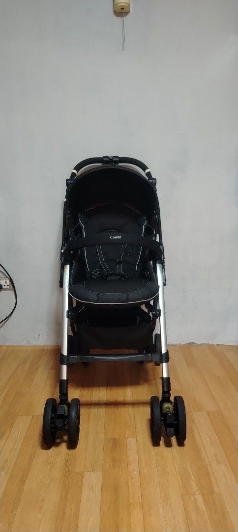 Combi Diaclasse Auto4Cas (Category: Strollers) located in Dasmarinas. Submitted by sheanne0828 (Listing ID 1464711900, Image 1). Description: ‼️📢 New Arrival Alert📢 ‼️ ❤️Combi Diaclasse Auto4Cas❤️ Brandnew Price: 31k 💥‼️Mine @ 3,200 only‼️💥 Good as new High Seat Lightweight Compact fold Reversible handle Bendable handle Fully recline seat Full range canopy Detachable front bar 5 point safety harness Auto swivel wheels Washable cover.