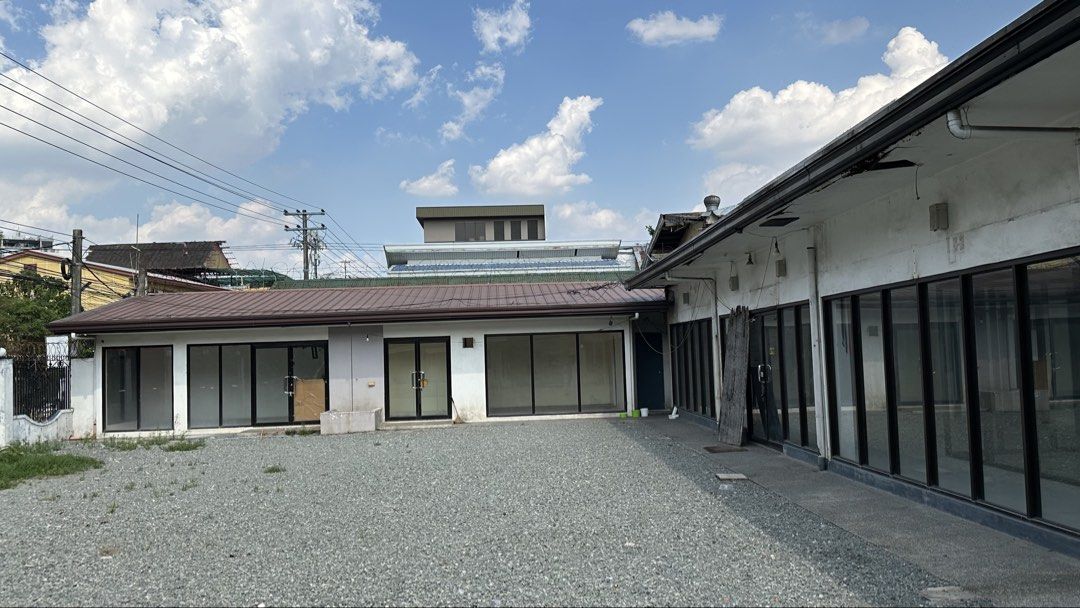 Commercial Space For Lease (Category: Room Rentals) located in Angeles City. Submitted by jilaynez-shop (Listing ID 1402726090, Image 3). Description: 605sq meter lot area with 300 floor area Subleasing ✅ Located at 11 Malabanias Road Angeles city.