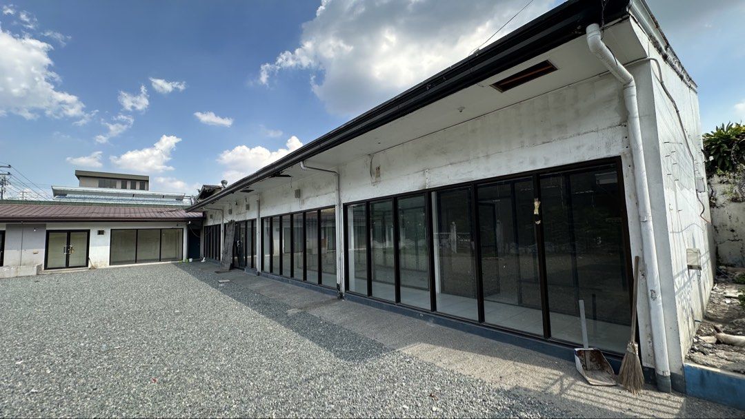 Commercial Space For Lease (Category: Room Rentals) located in Angeles City. Submitted by jilaynez-shop (Listing ID 1402726090, Image 2). Description: 605sq meter lot area with 300 floor area Subleasing ✅ Located at 11 Malabanias Road Angeles city.