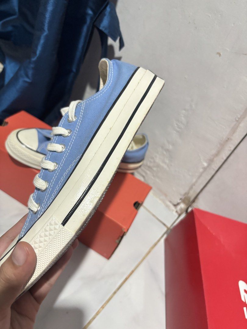Converse Chuck 70 Low Top Sky Blue (Category: Casual Shoes) located in San Juan City. Submitted by mcstxtian_ (Listing ID 1464629880, Image 3). Description: Decluttering!! Buy niyo na please. Haha 1,200 nalangggg lp With box - Converse Chuck 70 Low Tops - Color: Sky Blue - Size: Men's 7.5 / Women's 9.5 - Includes original box - Ideal for casual wear and everyday outfits.