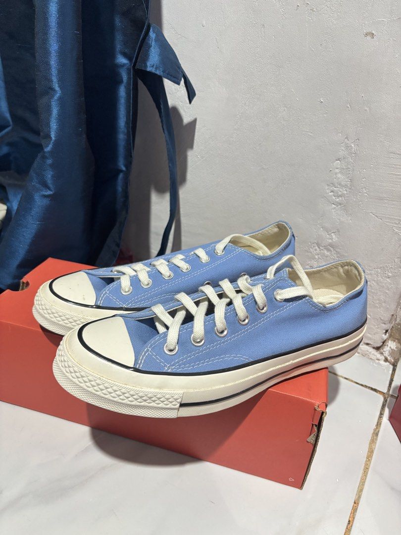 Converse Chuck 70 Low Top Sky Blue (Category: Casual Shoes) located in San Juan City. Submitted by mcstxtian_ (Listing ID 1464629880, Image 1). Description: Decluttering!! Buy niyo na please. Haha 1,200 nalangggg lp With box - Converse Chuck 70 Low Tops - Color: Sky Blue - Size: Men's 7.5 / Women's 9.5 - Includes original box - Ideal for casual wear and everyday outfits.