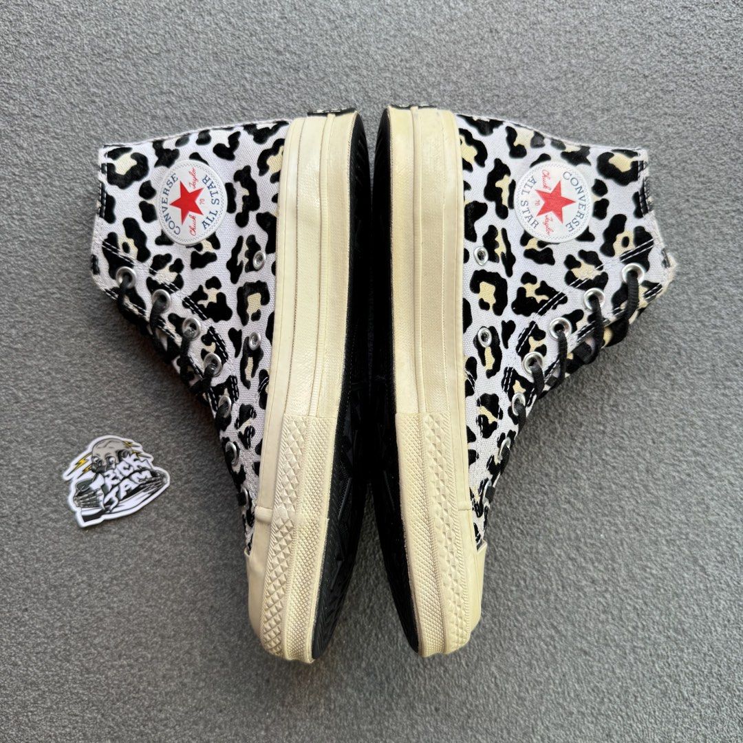 CONVERSE CHUCK TAYLOR LOGO PLAY DESERT ORE (Category: Sneakers) located in Cagayan de Oro. Submitted by huntbytrickjam.v2 (Listing ID 1464746564, Image 3). Description: CÖNVÊRSE CHÛCK TǍYLÓR LOGO PLAY DESERT ORE US 6-6.5 WMNS / EURO 36.5 / CM 23 EXCELLENT Pair Only No Issue M - 1499.