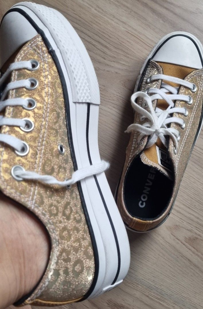 Converse gold (Category: Sneakers) located in Las Pinas. Submitted by leannah (Listing ID 1464600017, Image 1). Description: .