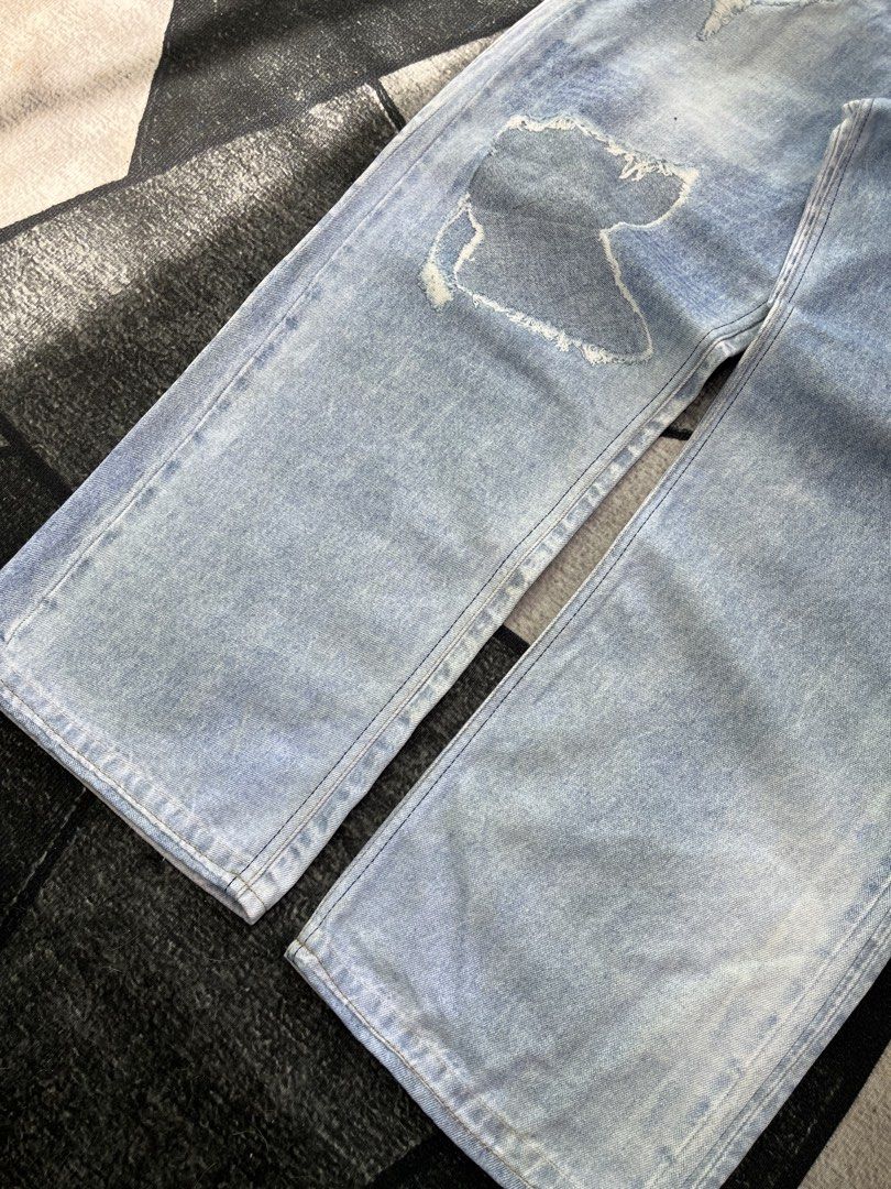 COOR digital print loose fit pants (Category: Jeans) located in Laguindingan. Submitted by thriftn0_limits (Listing ID 1464601985, Image 2). Description: COOR Digital denim print Loose fit pants WAIST: 30-31 LENGTH: 39.5 THIGH: 12.5 HEM: 9.5 Good condition No issue Hard denim Printed design Mine: 650 + sf.