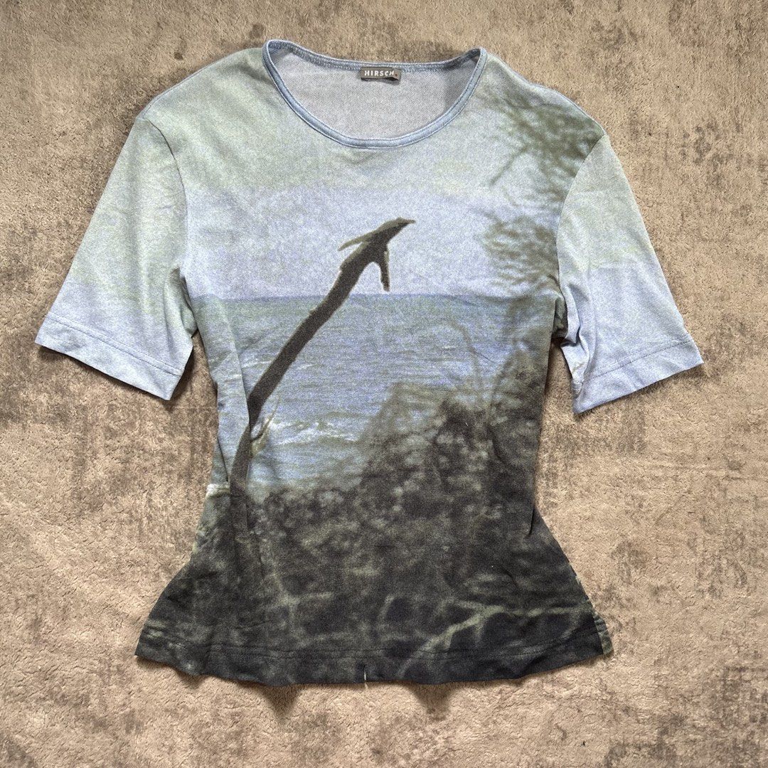 Cop copine esqud Graphic mesh beachPrint (Category: Others Tops) located in Davao. Submitted by read_my_abouts (Listing ID 1464583955, Image 1). Description: - Brand: HIRSCH - Design: Scenic ocean and tree graphic print - Sleeves: Short - Neckline: Crew - Style: Casual, artistic, unique.