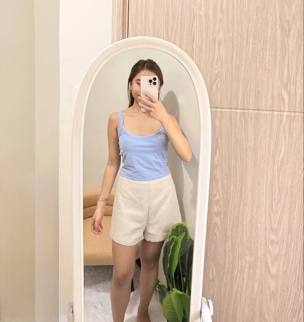Cotton on basic top (Category: Sleeveless) located in Quezon City. Submitted by kaye_oineza (Listing ID 1464580313, Image 2). Description: 🤍 Comfy Top Medium Brand: COTTON ON #pastelcolor #cottontop.